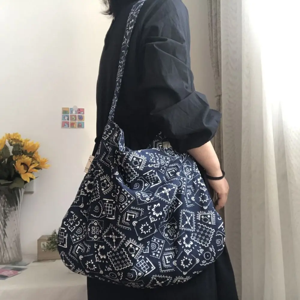 

Reusable Shopping Bag New Bandanna Print Cotton Crossbody Bag High-capacity Open Pocket Books Bag Travel