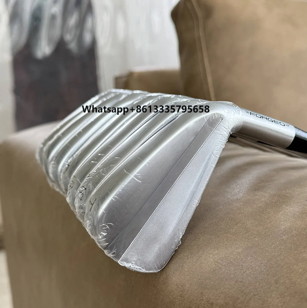 

Set of Golf Iron Right Handed Golf Clubs Stainless Steel Black Iron for Right Hand Users 4-PW Forged Iron Set