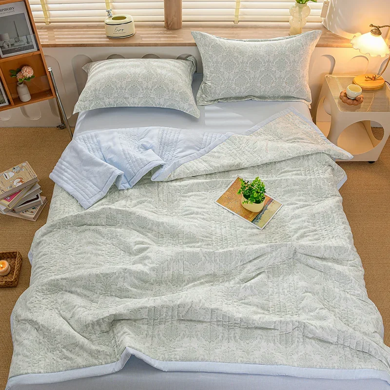 New Printed Quilted Summer Blanket Lightweight Cloud-feeling Quilt Breathable Thin Comforter Soft Moisture-wicking Queen Duvet