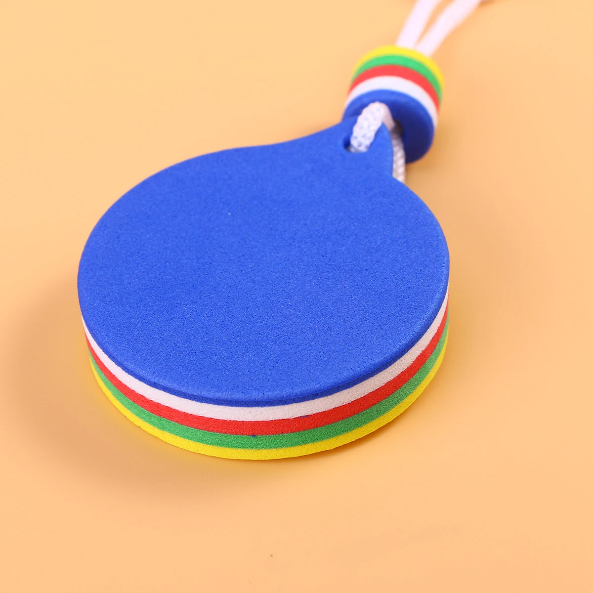 

2 pcs EVA Floating Keychain Lightweight Durable Key Ring for Water Sports Boating Pool Party Colorful Circle Shape for Fishing
