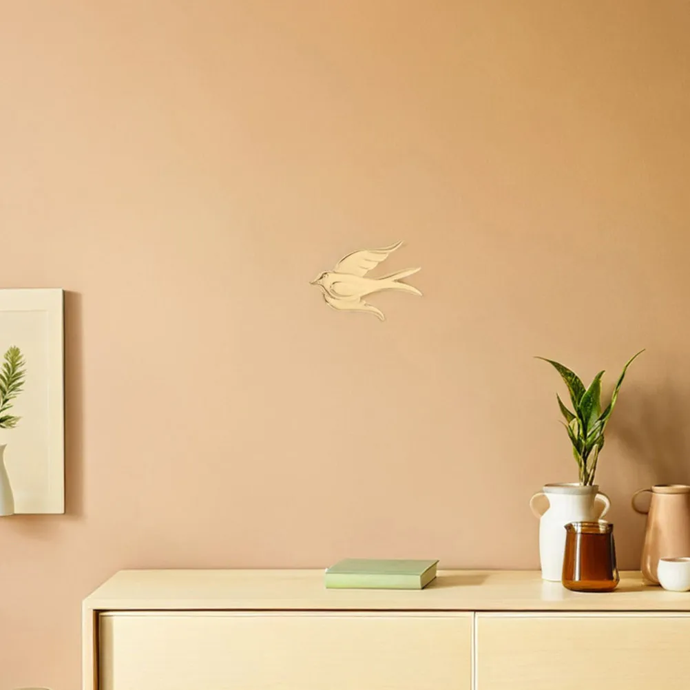 2Pcs Yellow Brass Swallow Wall Hanging Decoration Elegant Flying Bird Sculpture Vintage Home Wall Art Ornament