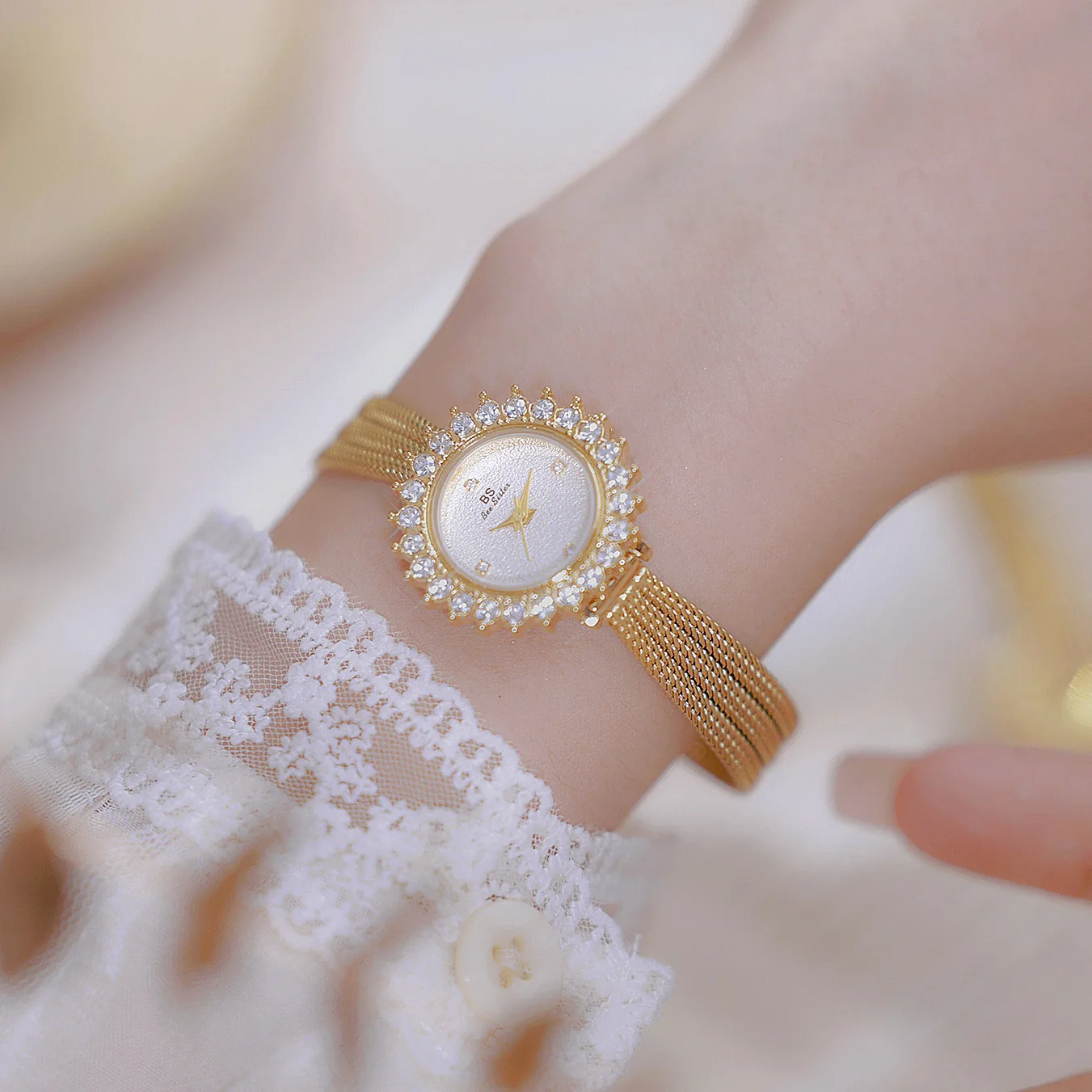 Orologi da donna di lusso alla moda cinturino in grano temperamento diamante quadrante circolare orologio da polso da donna al quarzo orologi impermeabili per le donne