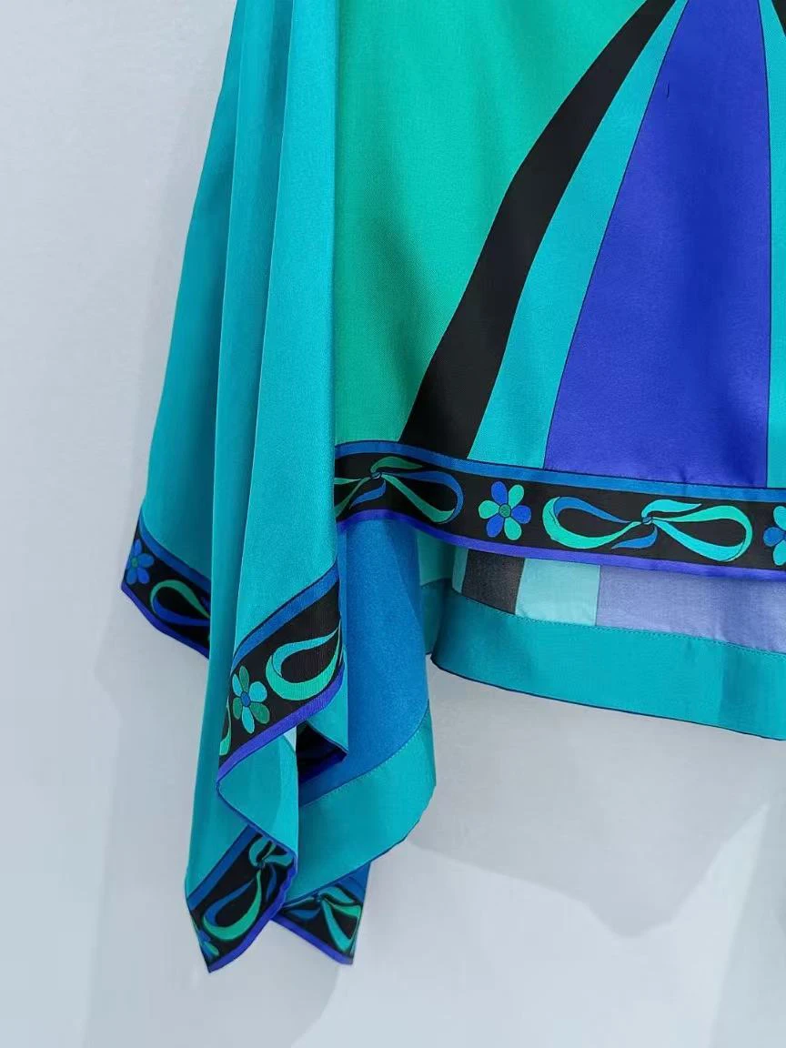 Classic Women's Green Cloaks with Designer Signature Letter Logo Beach Tops Luxury Design Women's Cover-ups Streetwear Beachwear view 5