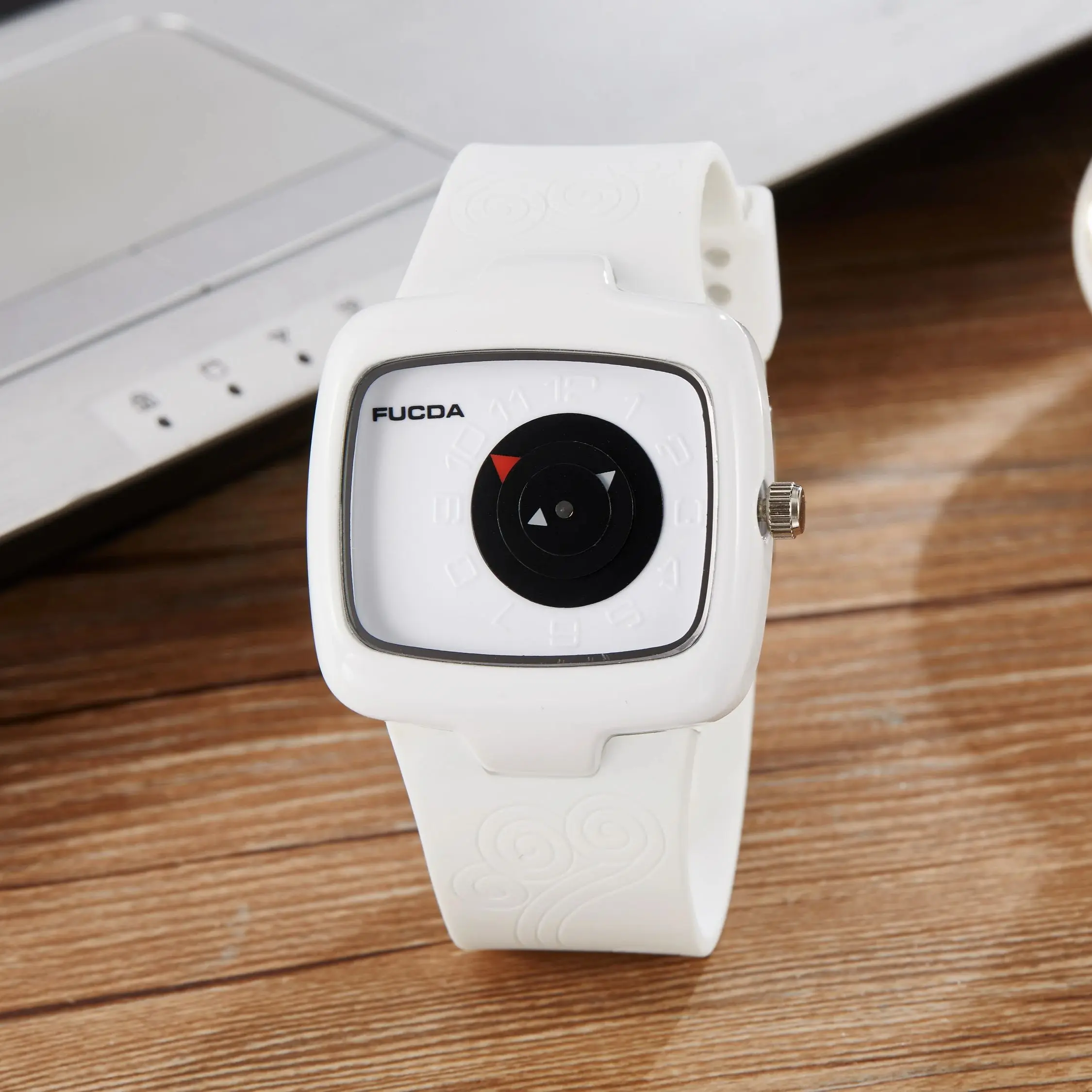 

Модные креативные крутые мужские часы, простые спортивные стильные водонепроницаемые кварцевые часы с силиконовым ремешком для мужчин, relojes para hombres