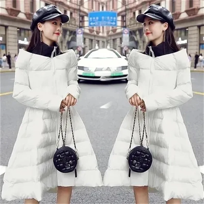 

2023 New Medium Length Slim Down Cotton Jacket Looks Thin Black White Fashionable Waist Closing Light and Luxurious Warm Coat