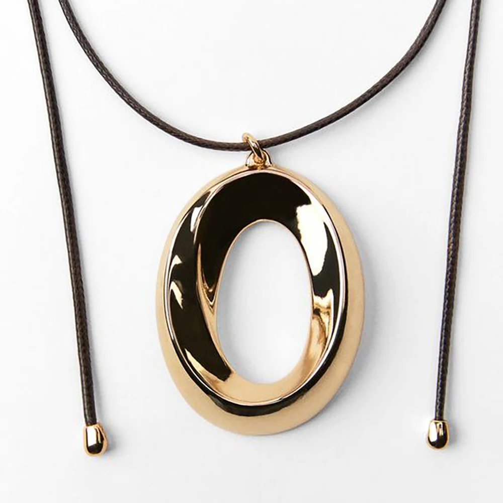 Geometric Round Pendant Necklace 2024 Trend for Women Charm Statement Holiday Party Jewelry