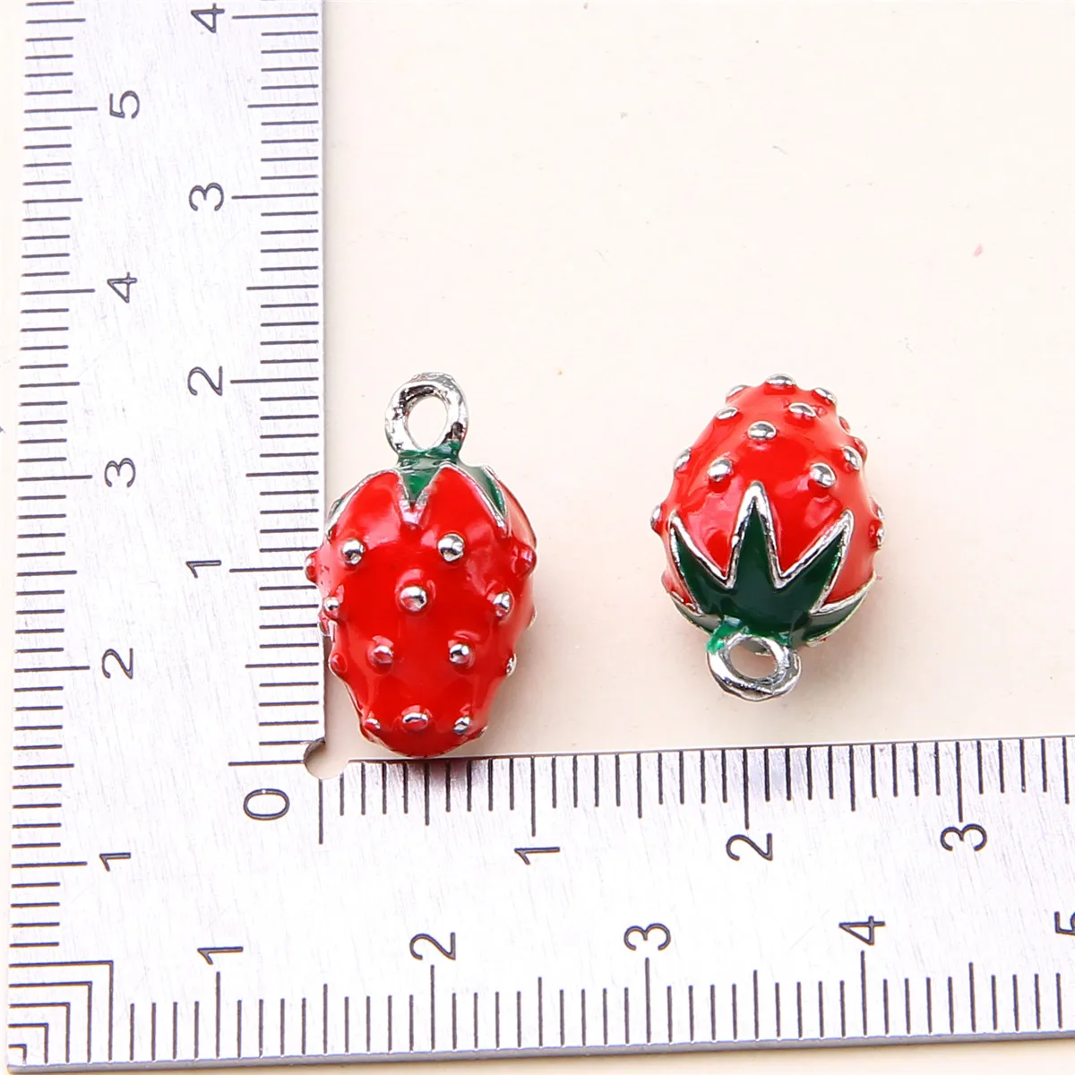 30pcs hot selling mini three-dimensional oil dripping fruit and vegetable strawberry pendant DIY bracelet jewelry accessories
