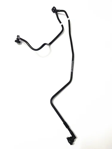 Imagen 2 del producto OE; A 2465010325 Tubo de drenaje para hervidor de tanque de expansión Benz W246 B180 B200 W117 CLA220 W176 A180 A200 W156 GLA220 GLA250