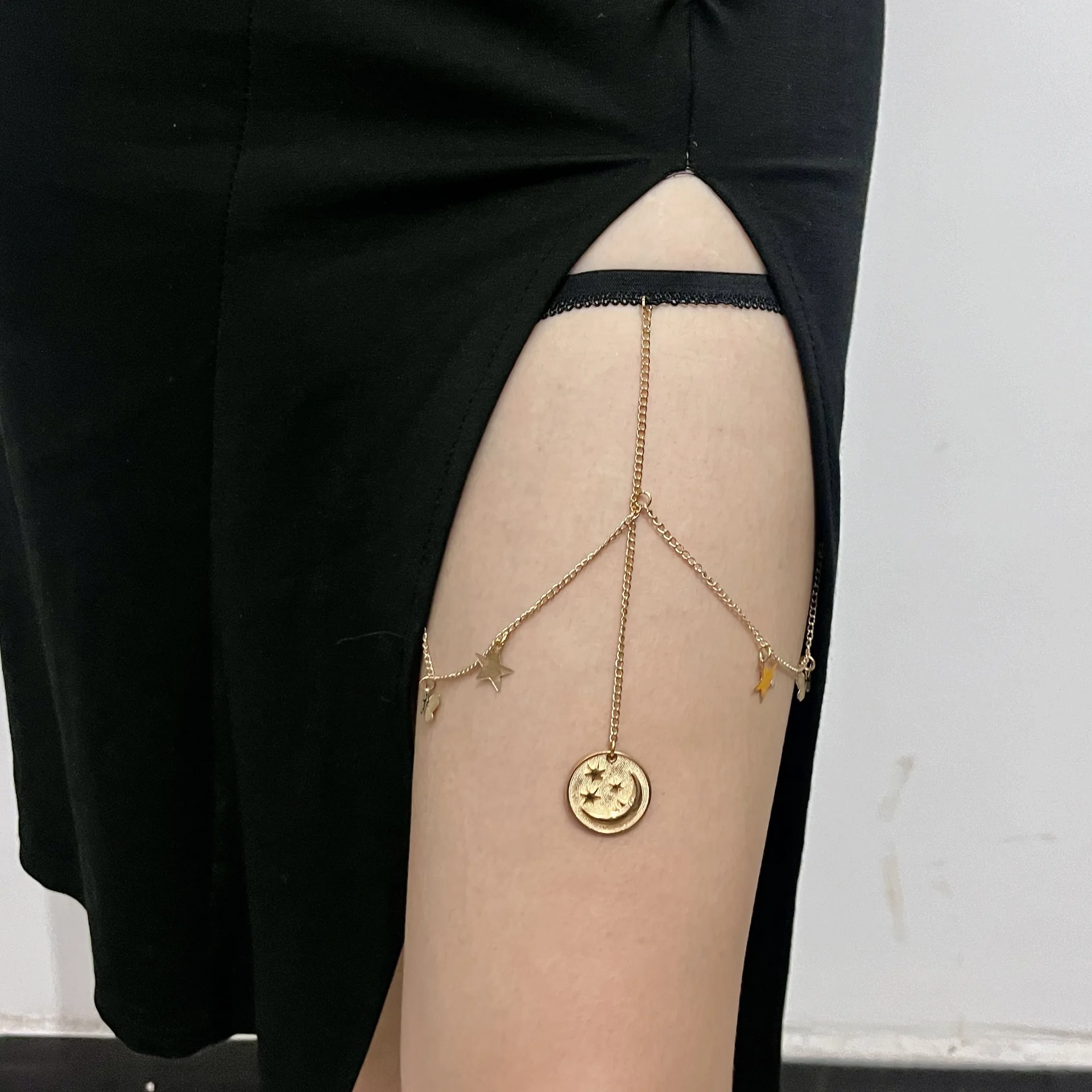 Fashion pentagram moon leg chain, female star moon pendant, thigh chain, body chain