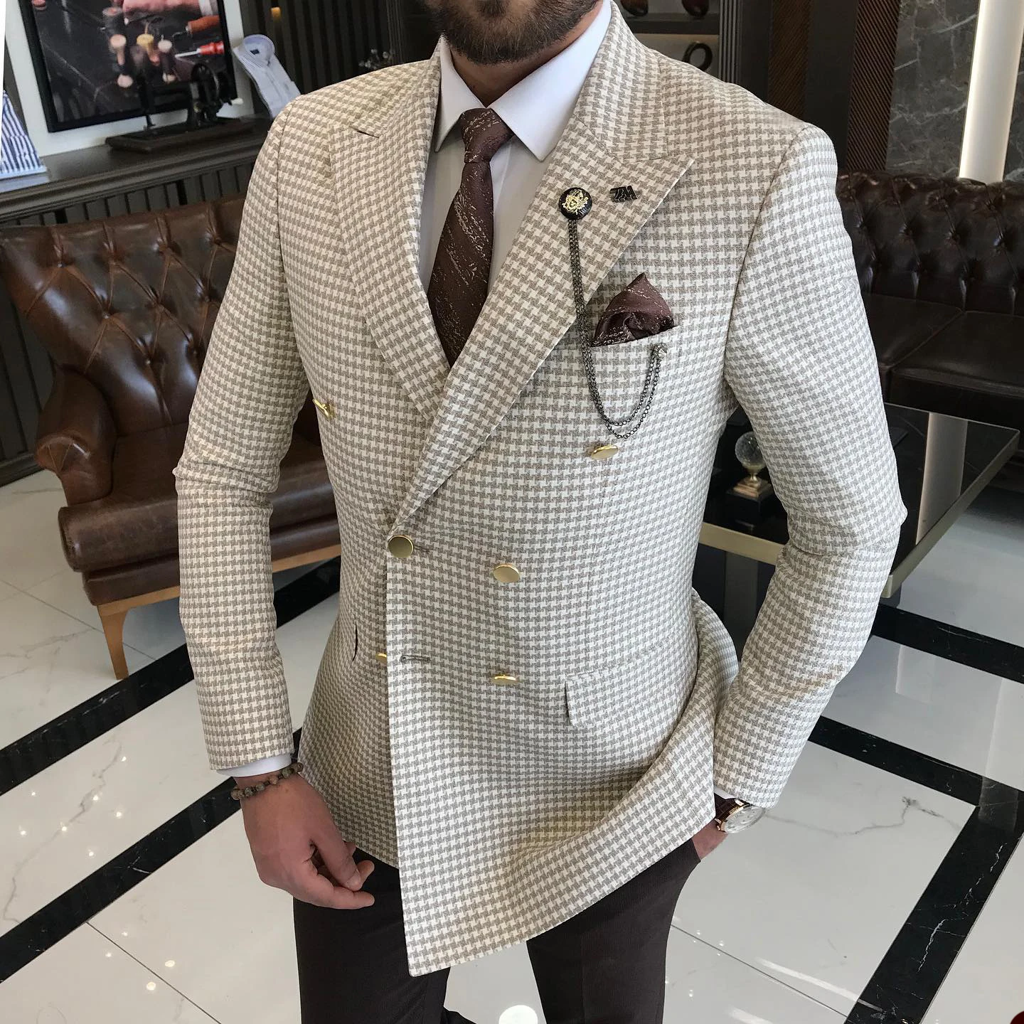 Setelan Pria klasik Tuxedo Houndstooth Lapel runcing dengan kancing depan ganda disesuaikan 2 potong celana Blazer disesuaikan untuk kesempatan tampan