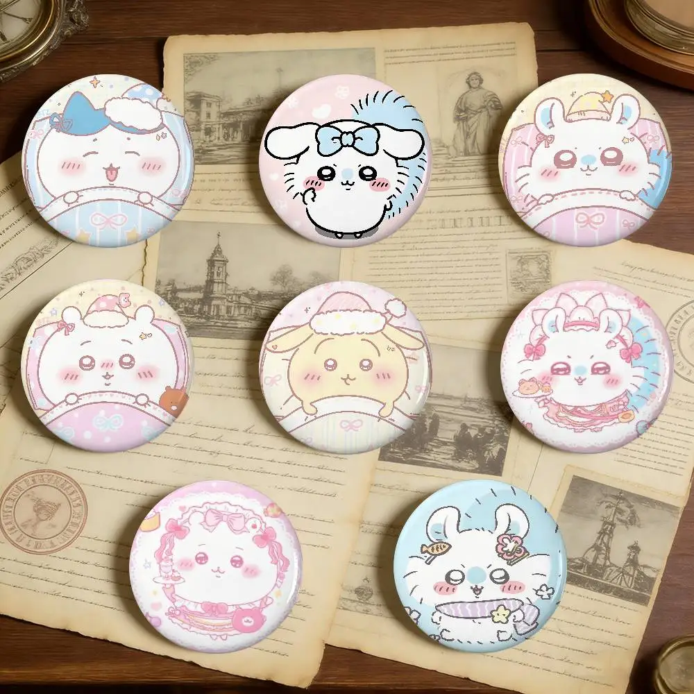 Cute-chiikawas-w Badges Peripheral Lapel Pins Runde Brosche aus Weißblech für Umhängetaschen-Accessoires, Souvenirgeschenke