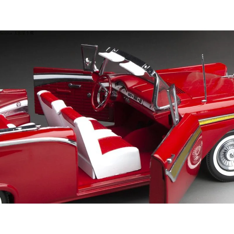 1:18 モデル 1957 クラシック レッド スカイライナー 分離式折りたたみキャノピー オープンコンバーチブル レトロカー ダイキャスト合金 ヴィンテージ車両