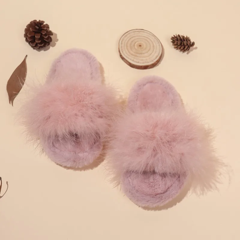 

2025 Winter New Children's Shoes Cute Hairy Slippers for Boys and Girls Fashionable Warm Cotton Trailers Flat and Comfortable