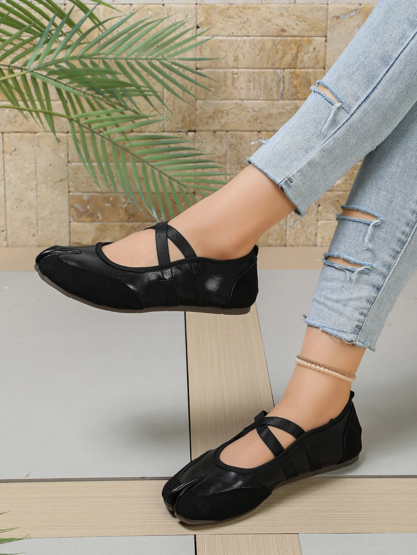 Flache Schuhe mit Kreuzriemen für Damen, lässiges Modedesign, Mary Jane Schuh, Slip-on, geteilte Zehenpartie, Ballett-Trainer, Sommer 2026, elegant, neu – Detail 39