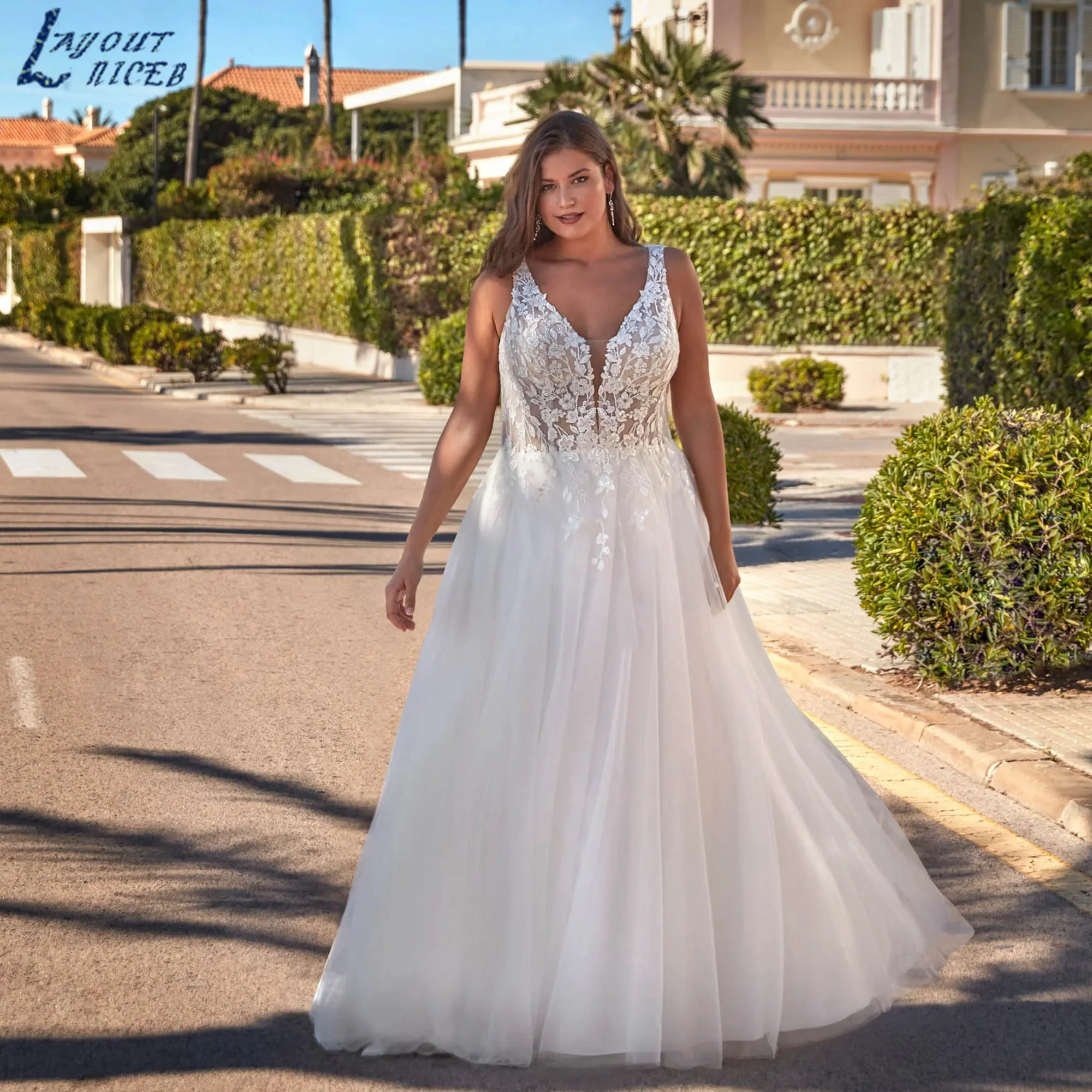 

Sleeveless V-neck Dresses For Bride A-line V-back Appliques Tulle Wedding Gowns Wide Straps Modern vestidos de novia Customized