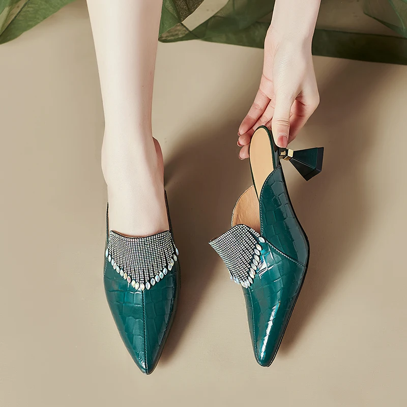 

Женские босоножки из натуральной кожи, с рельефным камнем, 22-2024 см