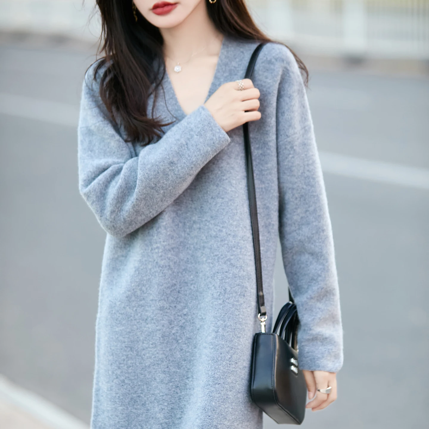 Autumn Winter New Style Women's V-neck Knitted Dress Pure Wool Loose Fashion Lazy Style Long Midi Dress Elegant Commute Blouse..