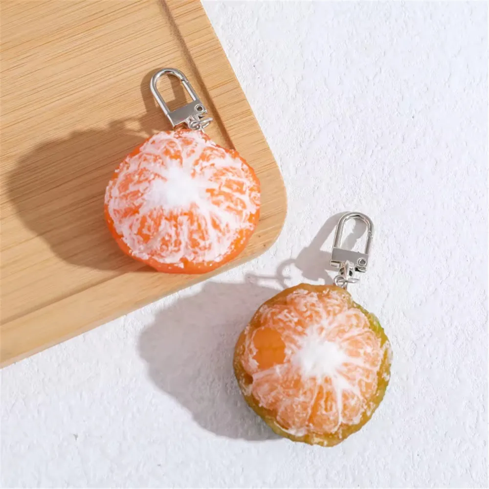 Llavero con colgante de naranja realista en 3D, accesorio lindo para mochila de niñas, pequeño regalo creativo, perfecto para estudiantes