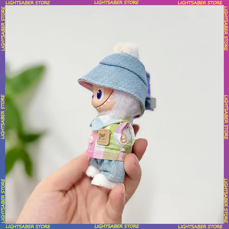 ชุดเสื้อผ้าตุ๊กตา Labubu 4.0 สุดหล่อ น่ารัก หมวกบักเก็ต เสื้อ กางเกง ชุดตุ๊กตาขนนุ่มขนาดเล็ก ของตกแต่งตุ๊กตาแฟชั่น ของขวัญ