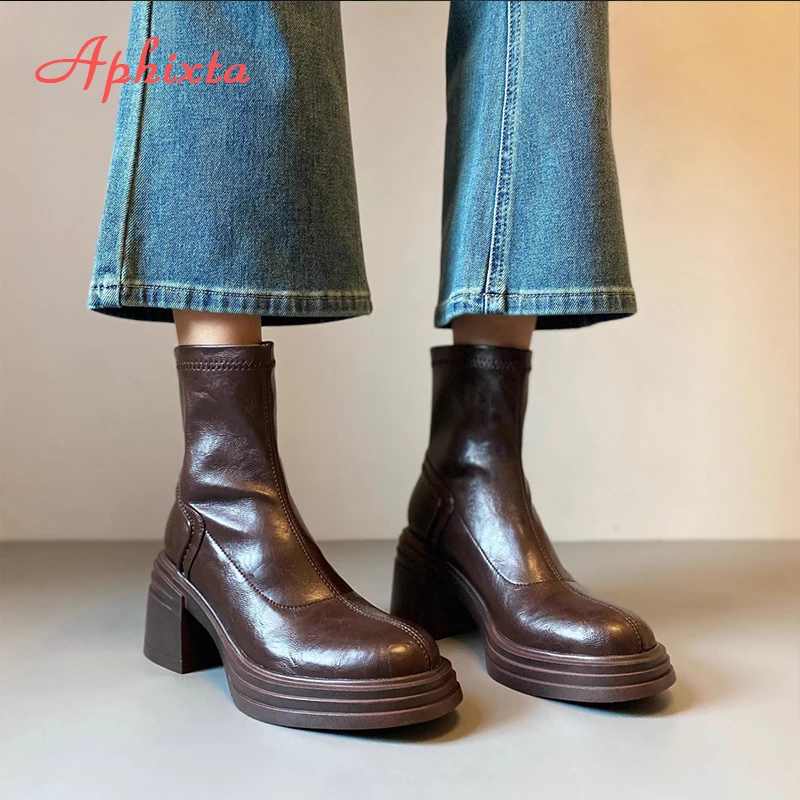 Aphixta ريترو تشيلسي أحذية كلاسيكية امرأة حذاء من الجلد كعب مربع منصة التمهيد براءات الاختراع والجلود الشتاء الأسود حذاء من الجلد