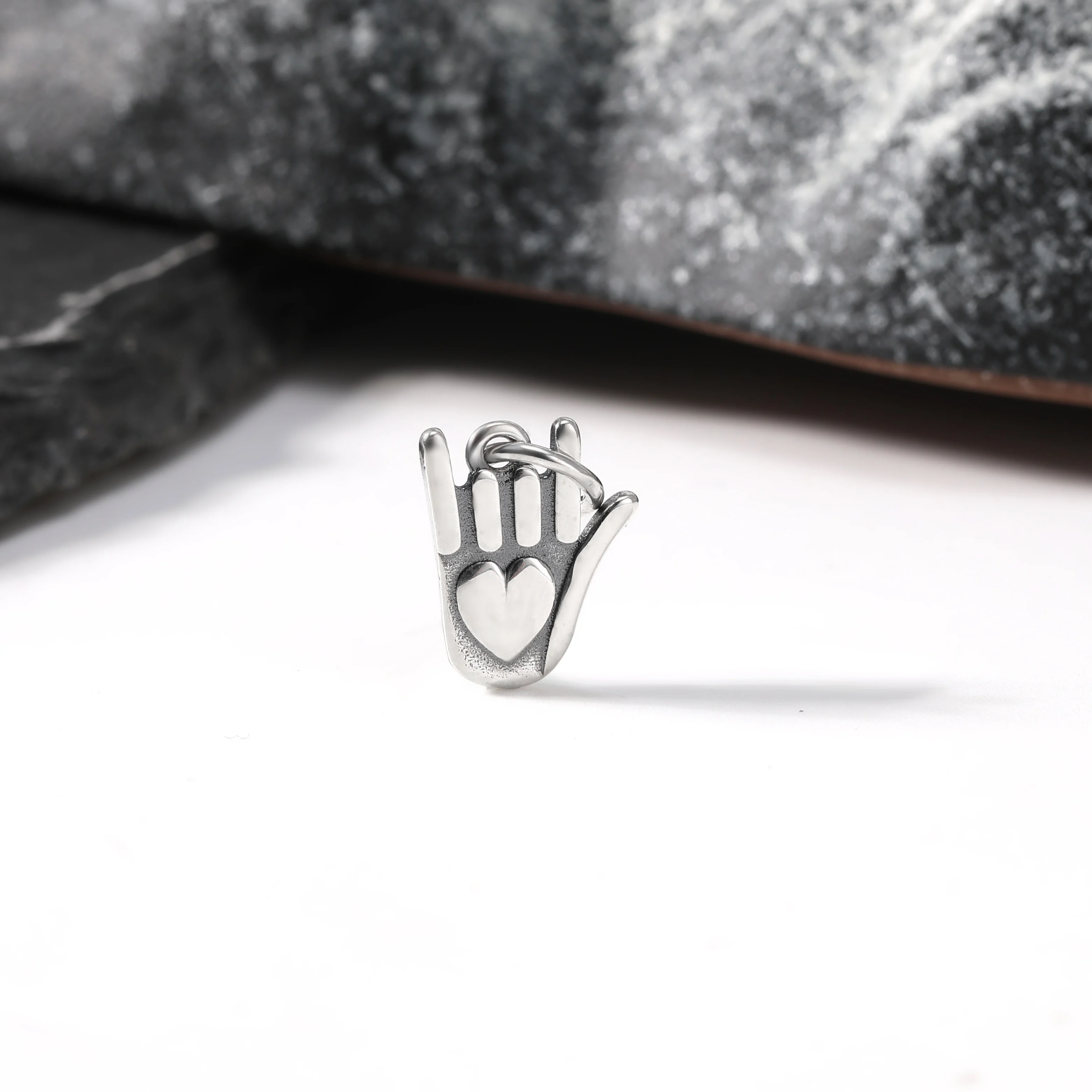 

DJ014 genuine 925 sterling silver vintage classic love pendant, symbol of love charm pendant DIY silver decoration