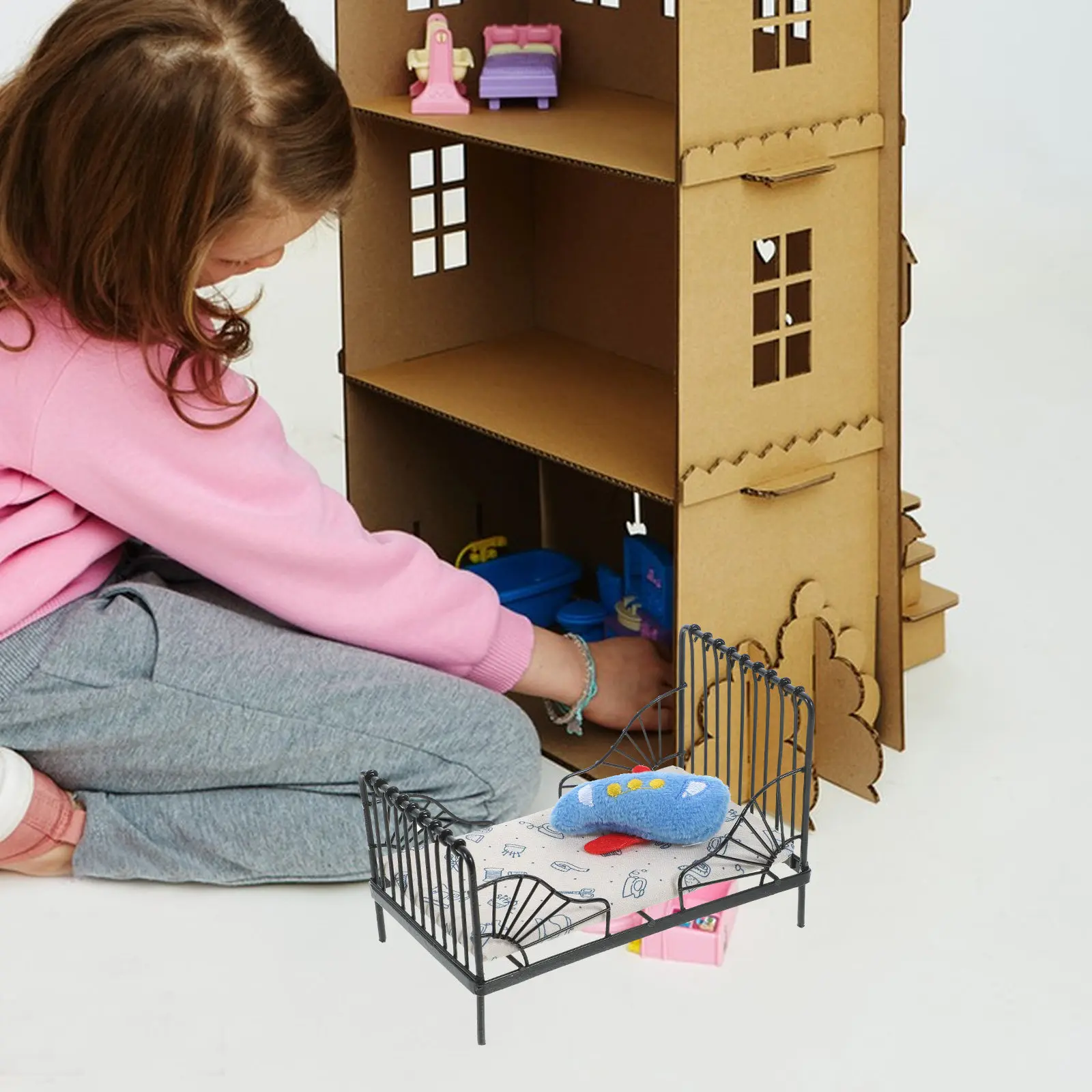 

1Set Miniature Iron Bed Exquisite Design Realistic Bedroom Scene Mini House Furniture Dollhouse Furniture Mini Bed