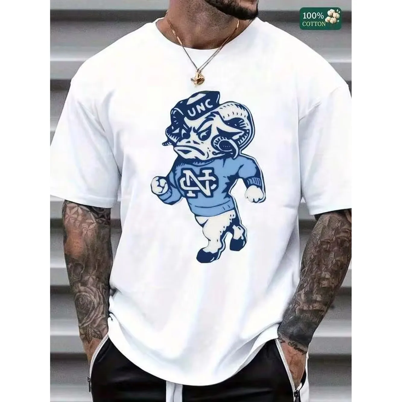 Men's Classic Fit Cotton Retro Graphic T-Shirt With Vintage Style UNC Tar Heels Mascot Design In Bold Bla & White, Soft Breathable Casual Tee For Everyday Wear, Perfect Gift For Sports Fans, Pairs Great With Jeans & Shorts