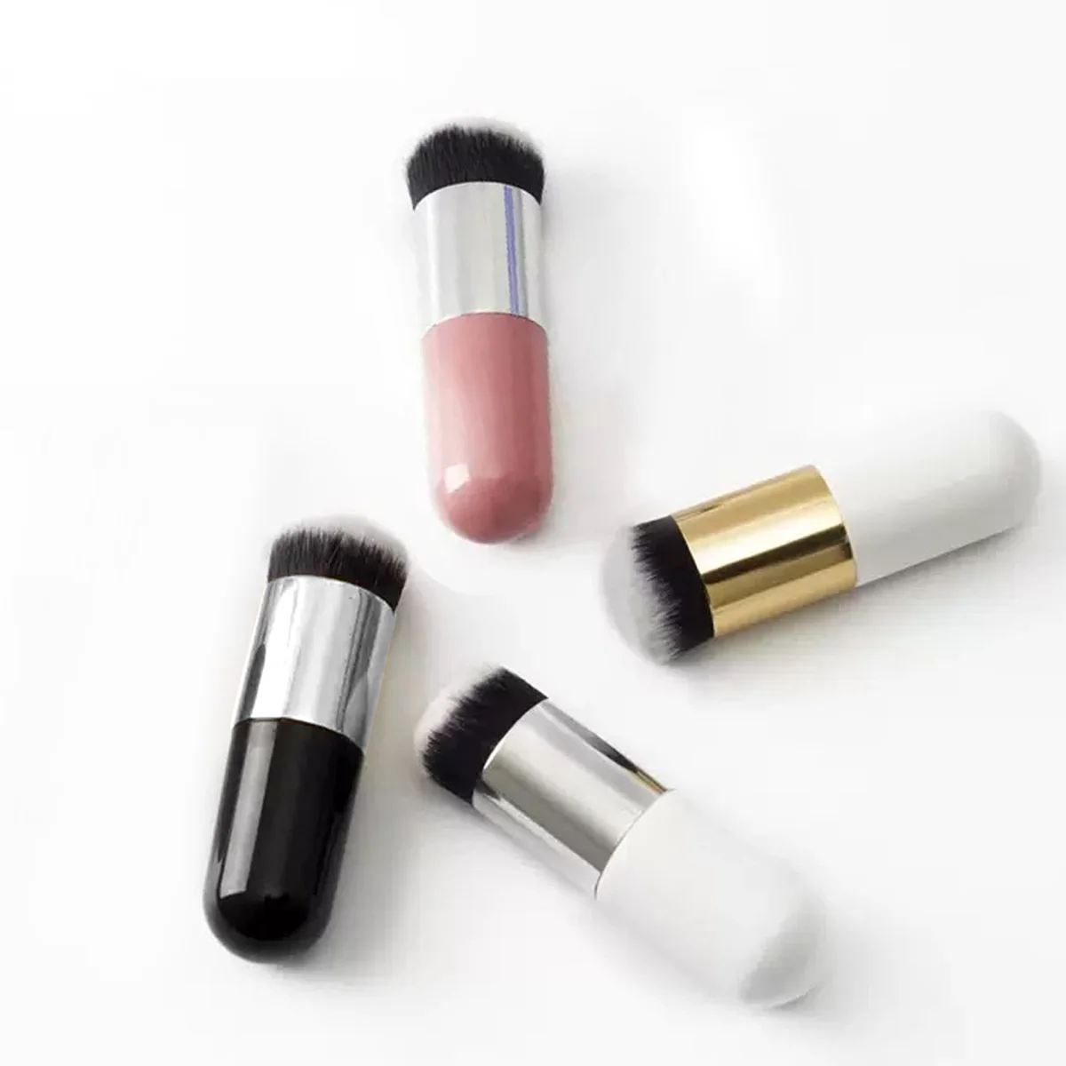 洗えるファットファンデーションブラシ、繊維毛はパウダーを吸収せず、肌に均一に密着し、メイク落としなしで長時間持続します。