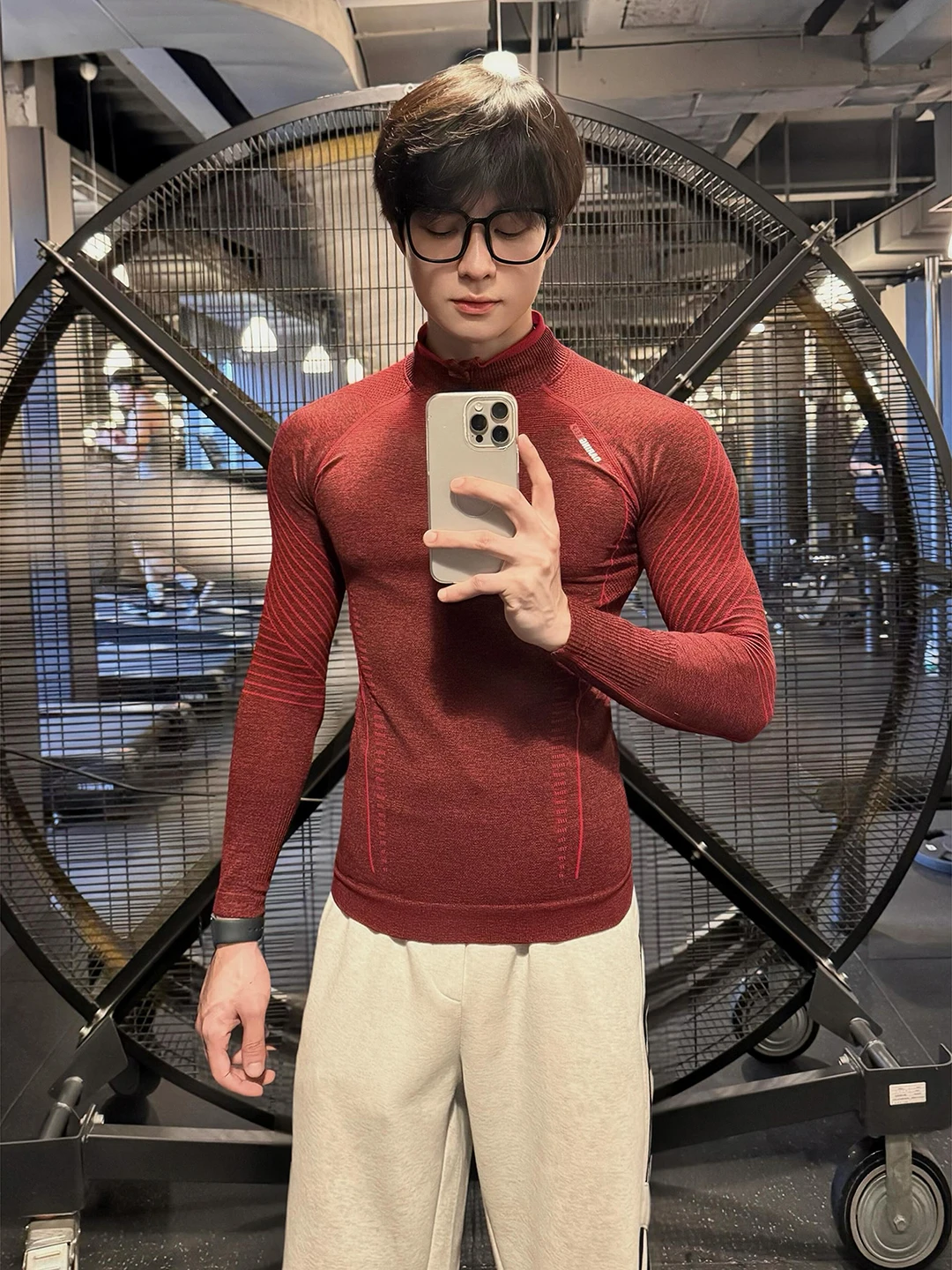Red Wine Color Muscle Enhancing Long Sleeve Fitness T-Shirt Men's Spring Half Zip Seamless Quick Dry Shoulder Width Training ...
