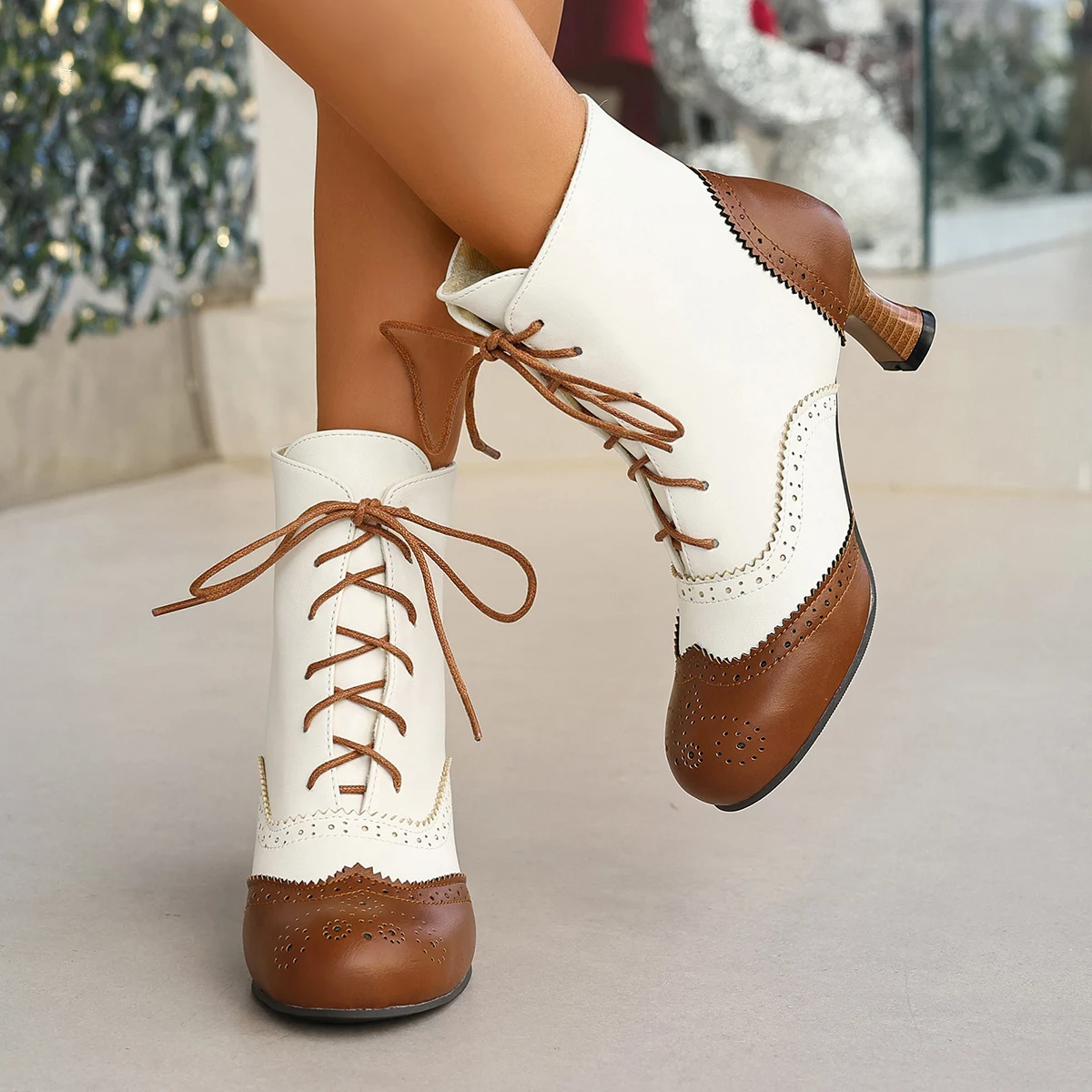 Women's Victorian Ankle Boots Two Tone Perforated Wingtip Brogues with Stacked Heels Lace up Cosplay Halloween Shoes