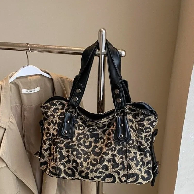 

Fashionable Elegant Leather Tote Bag For Women Luxury Designer Crossbody Large Capacity Diaper Bag For Commuter Simple Textured