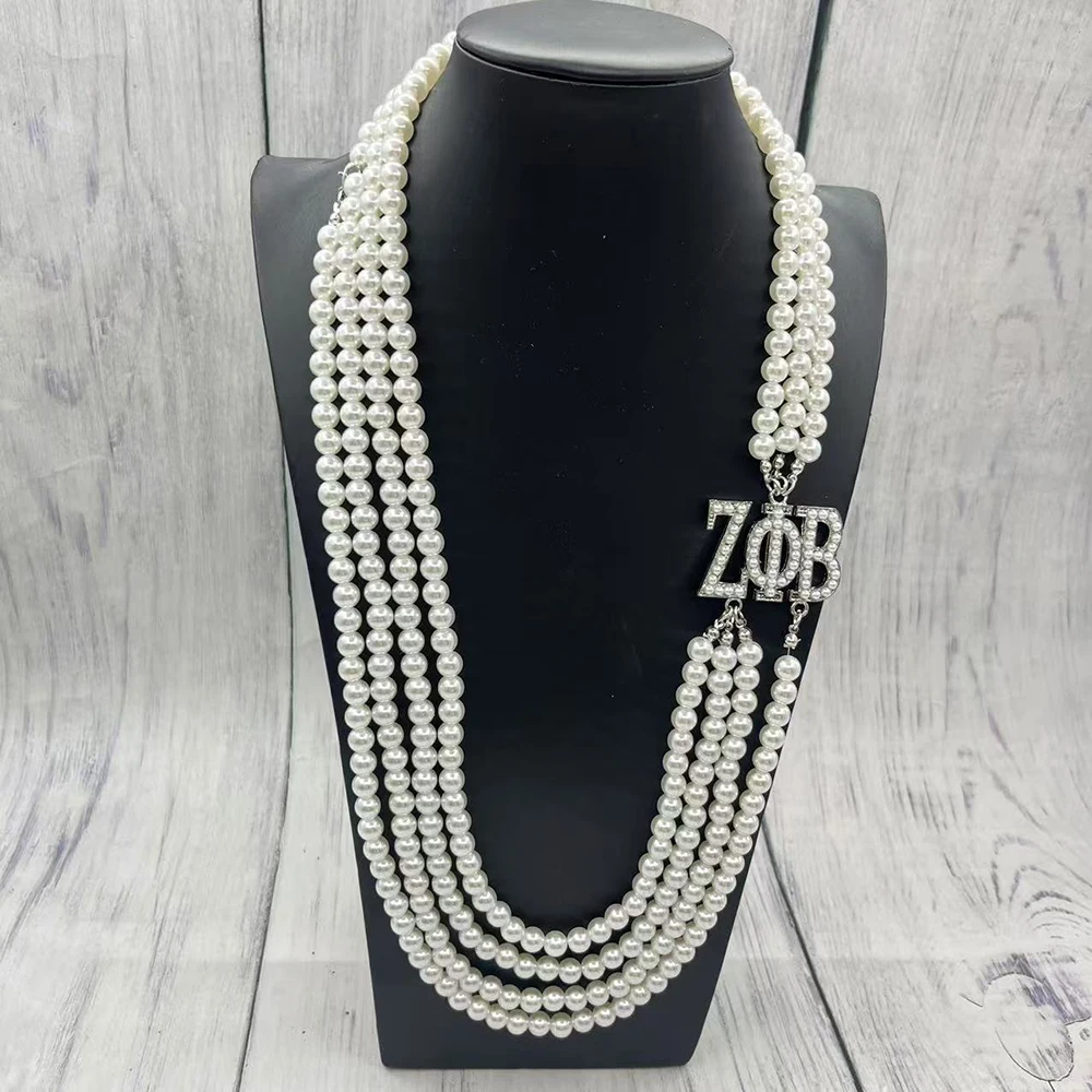 قلادة من اللؤلؤ متعددة الطبقات بشعار الحروف اليونانية لحفلة نادي نسائي الأخت #2