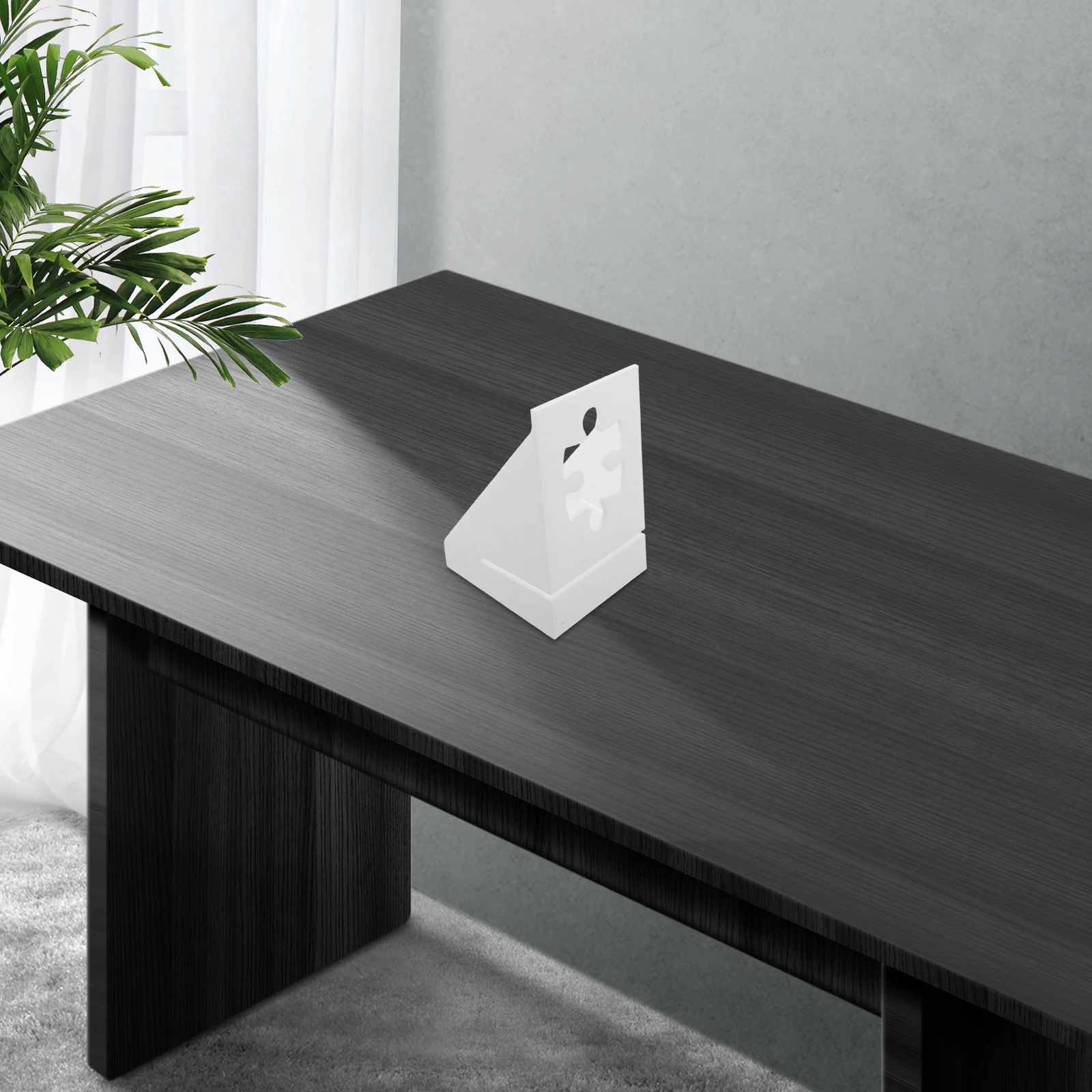 حامل حامل صندوق، حامل عرض بلاستيكي أبيض قوي، رف تخزين ألغاز موفر للمساحة لطاولة المكتب، حامل ملصق ألغاز