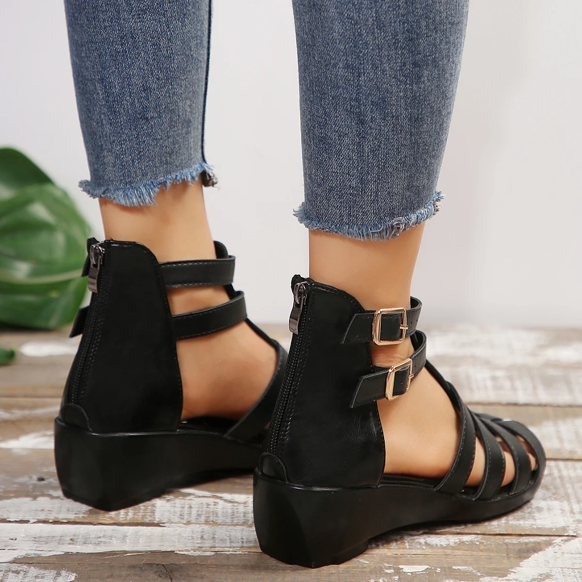 Vintage Cross Strap Gladiator Sandals for Women 2024 Summer Ankle Strap Wedge Sandals Woman Pu Leather Hollow Out Cool Boots