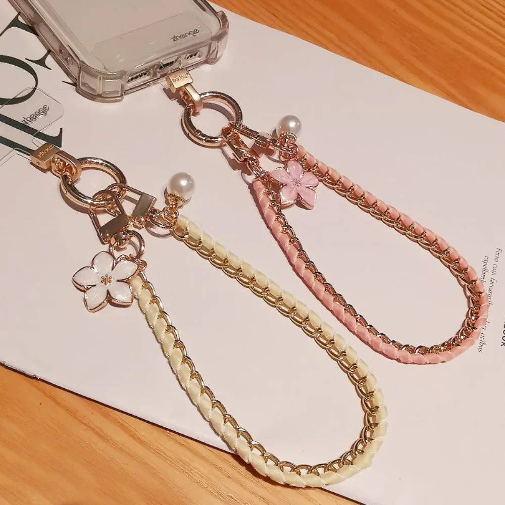 

Flower Pendant Mobile Phone Strap Metal Chain Pearl Cell Phone Chain Short Anti Loss Mobile Phone Lanyard Phone Case Accessories