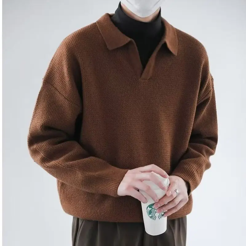 เสื้อโปโลคอสูงถักแบบแนวตั้ง ผ้าทอแบบสบายๆ เสื้อสเวตเตอร์สวมหัวลำลองสำหรับผู้ชาย ฤดูใบไม้ร่วงและฤดูหนาว ปกเสื้อแบบปกเชิ้ต ผ้าเนื้อนุ่ม อุ่นสบาย