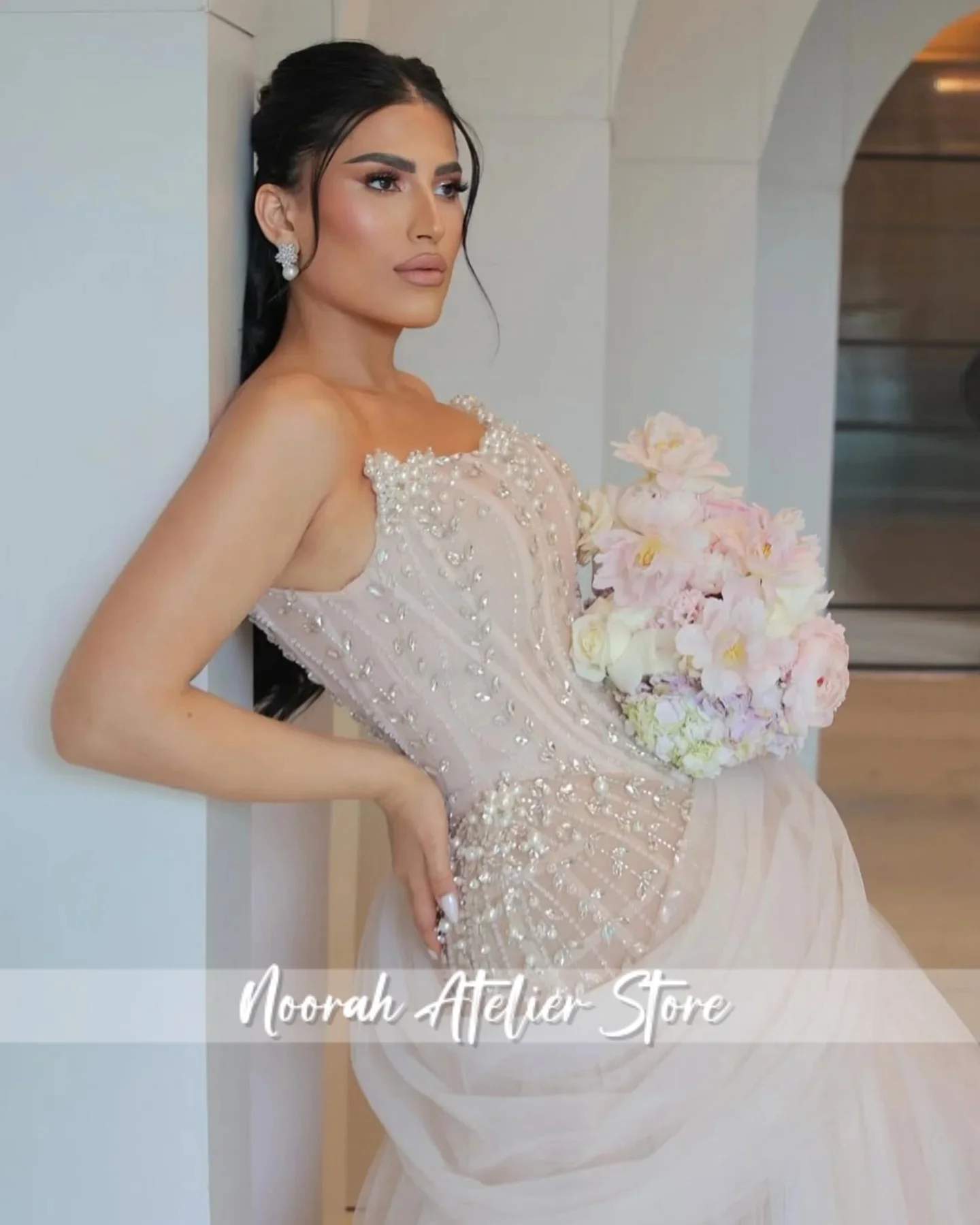 새로운 비즈 장식 스트랩리스 이브닝 드레스 럭셔리 2026 튤 트레인 웨딩 드레스 파티 드레스 맞춤 제작