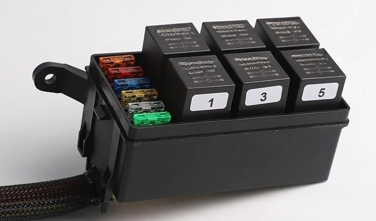 boite-a-fusibles-de-voiture-et-boite-de-relais-pour-modification-de-fil-12v24v