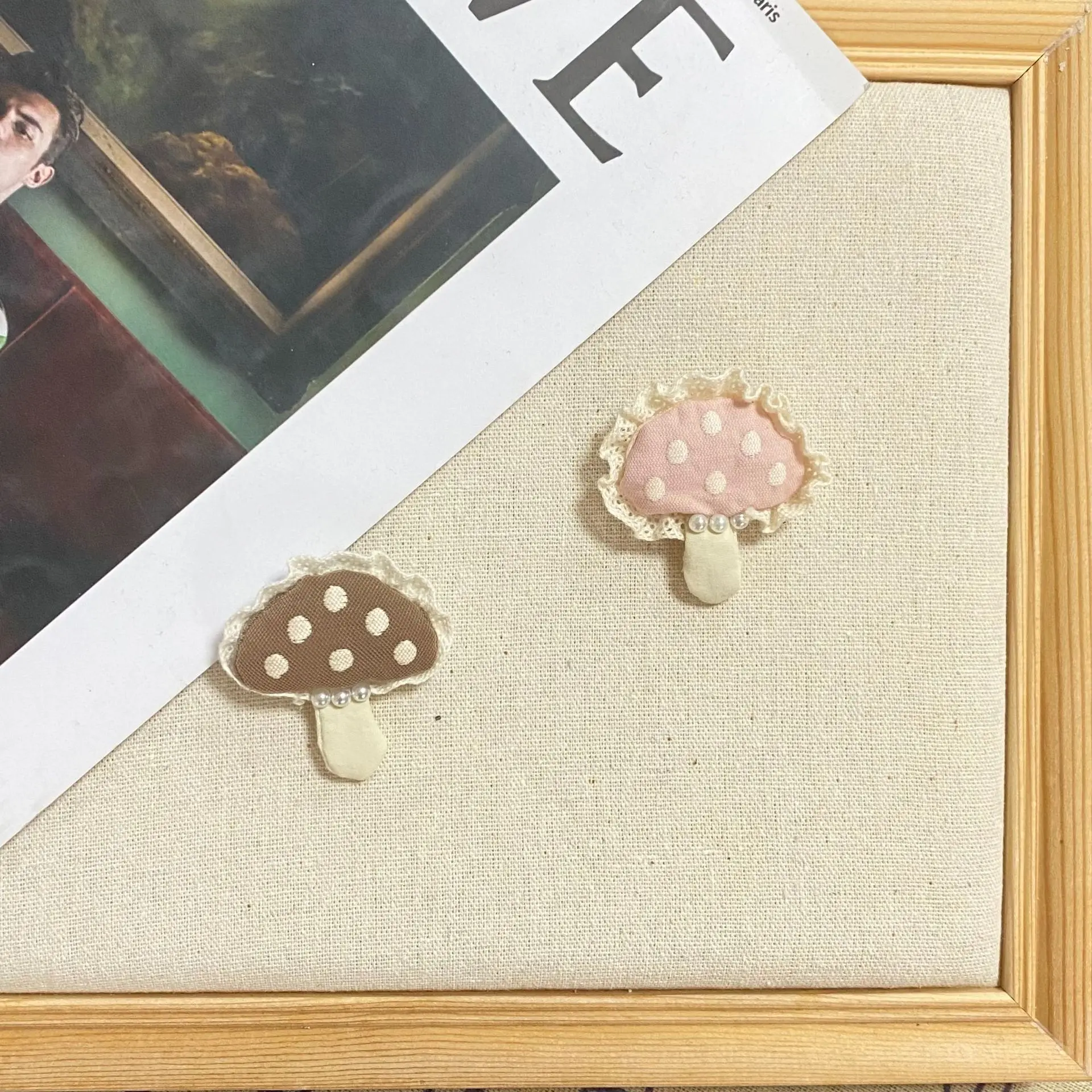 Fermagli per capelli foresta 1 pezzo Spille in peluche con funghi rosa e fragole Artigianato fai-da-te per ragazze Set di accessori per forcine per bambini