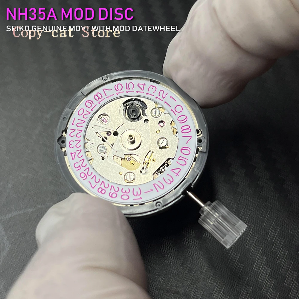 

Модификация японского механизма NH35 со модифицированным цветным дисковым колесом красного/фиолетового/зеленого/оранжевого/синего колеса даты NH35A автоматический механизм
