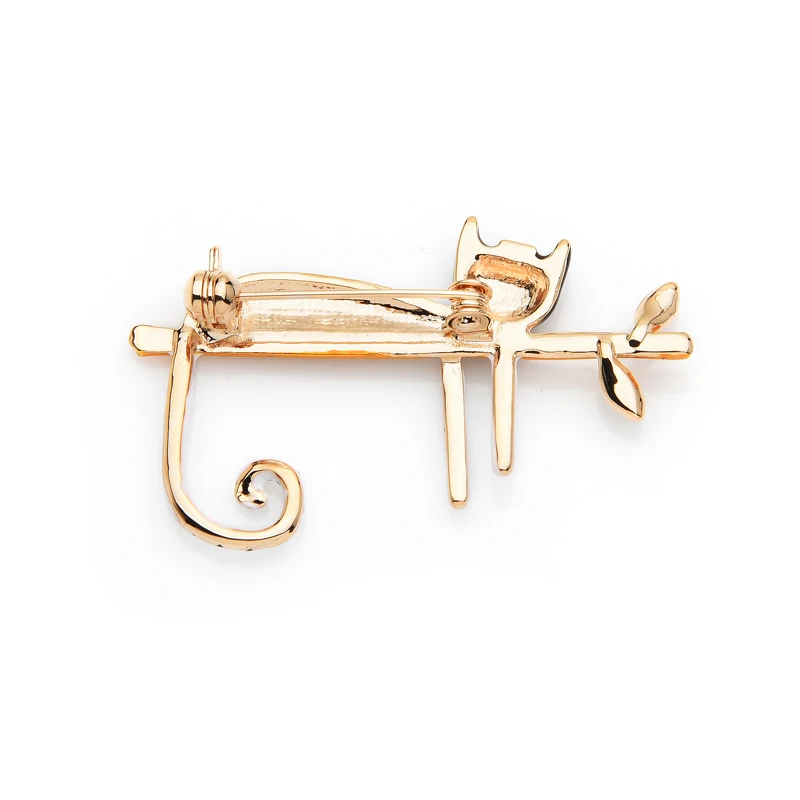 Lazy Cat Sitting On The Tree Enamel Brooches For Women And Men Bouquet Pin 2019 New Fashion Jewelry