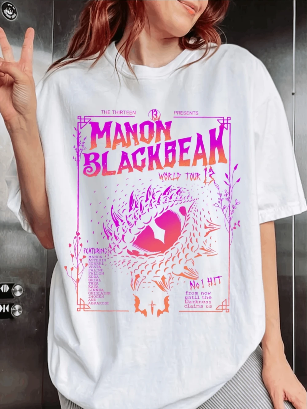 Women Throne of Glass T-Shirt Iconic Manon Beak Print Throne of Glass Suitable for Body Types Short Sleeve