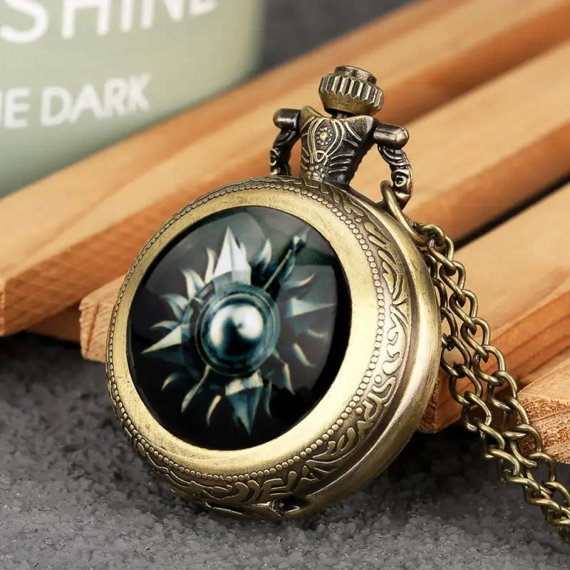 Medium Size Sunspear Design Unbowed Unbent Unbroken Motto Dome Necklace Quartz Pocket Watch Anime Clock Chain Pendant Watches