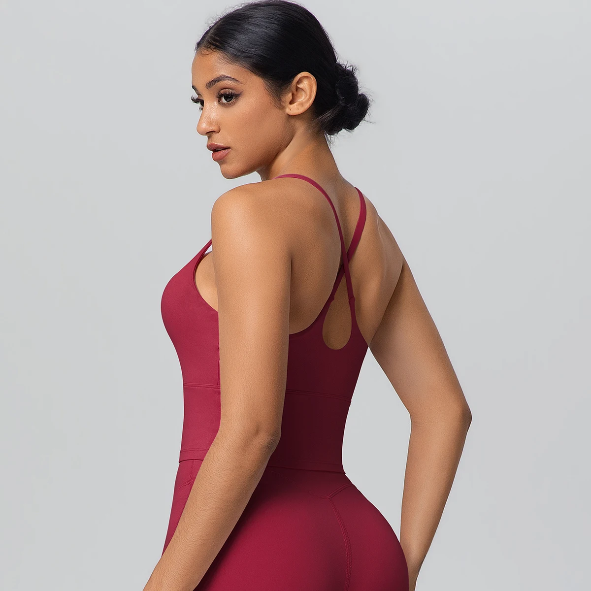 1 Stück Einfarbiger Weicher Rückenfreier Fitness-Yoga-BH für Damen, Hochfester Stoßdämpfender Sport-Top mit Push-Up-Effekt und Brustpolster – Detail 38