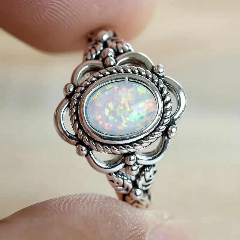 Huitan Vintage Style Aesthetic Finger Ring for Female Anniversary Party Accessories with Simulated Opal Retro Party Jewelry