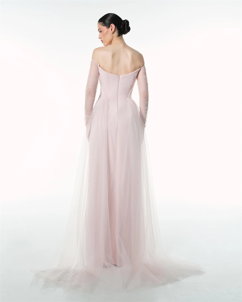 ชุดราตรีสีชมพูเรียบง่ายแบบสั่งตัด แขนยาว ดีไซน์หรูหรา ชุดงานเลี้ยง ชุดออกงาน  กระโปรงยาวลากพื้น  ชุดสำหรับโอกาสพิเศษ