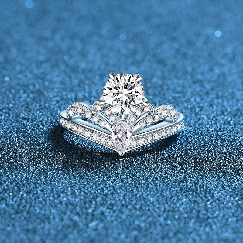 

PT950 Platinum Artificially Cultivated Gemstone Round Pigeon Blood Red Blue Green Women's Ring Fashion Diamond Ring 1 Carat