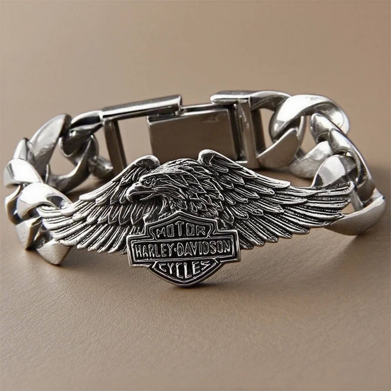 For Harley Davidson Electra Glide Ultra 883 Engine Skull Eagle Bracelet Personality Vintage Skull Mens Boys Bracelet Accessories