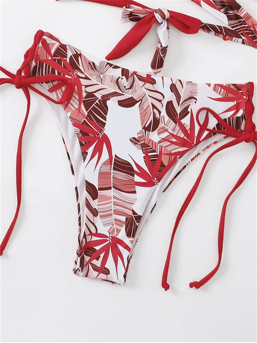 الأحمر طباعة بيكيني عبر ضمادة ملابس السباحة معقود عطلة ملابس السباحة الرباط ثونغ المرأة المرقعة Y2K ثوب السباحة الشاطئ الزي