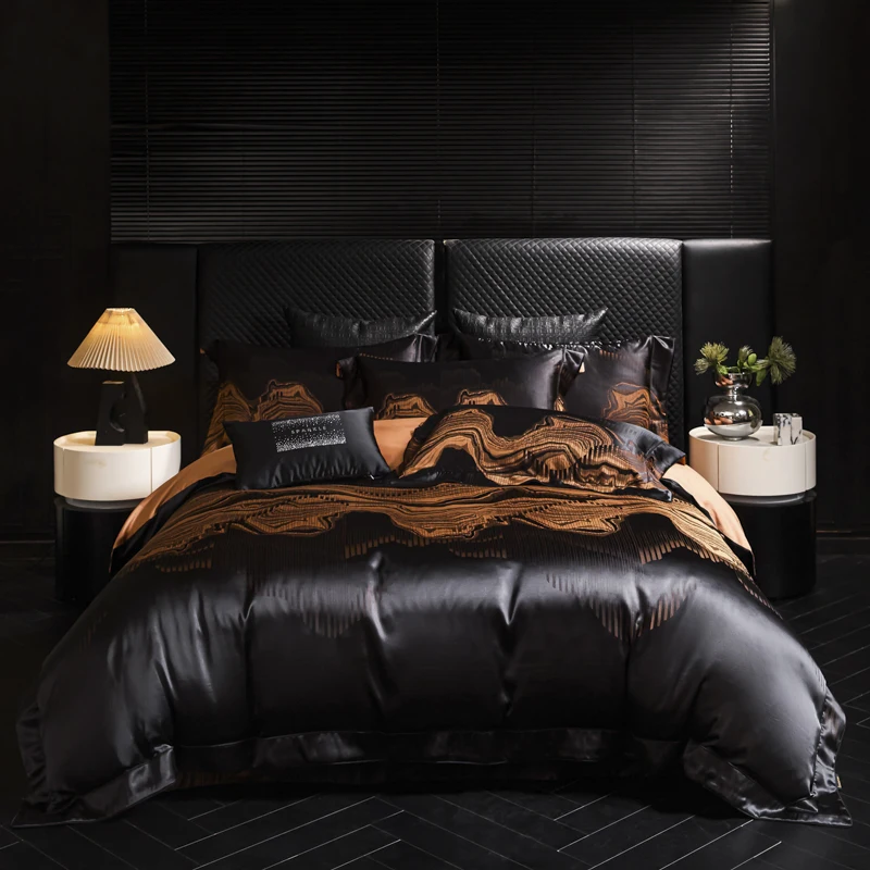 

Luxury Couple Bedding Set Soft Duvet Cover Quilted Bedspread on the Bed Breathable Bed Linen for Bedroom